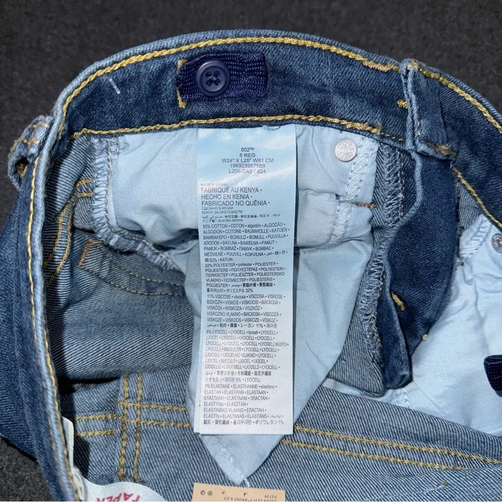 NWT Levi’s 502 Regular Taper Jeans Boys 8 (24x25) Medium Wash Stretch Distressed